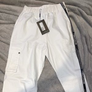 WHITE JOGGER PANTS SIZE M
